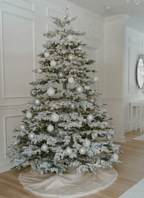 9' Rushmore Flock Artificial Christmas Tree 1000 Warm White LED Lights