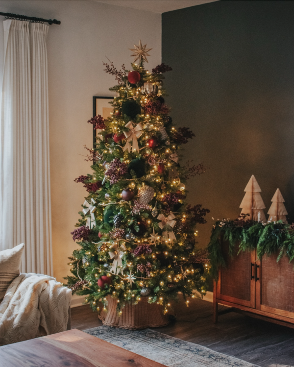 YokrshireFirFUll 6.5' Yorkshire Fir Artificial Christmas Tree with 500 Warm White LED Lights
